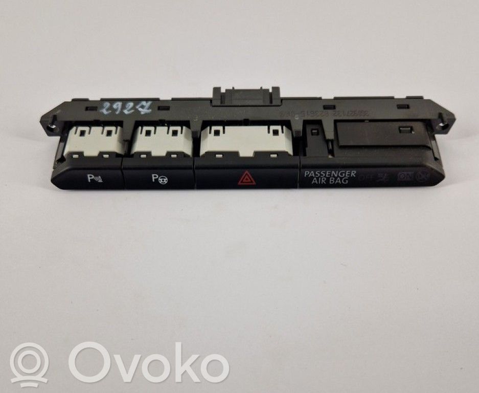Volkswagen PASSAT B8 Comutator lumini pericol 
