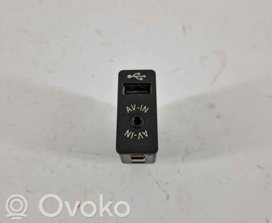 Mini Cooper Countryman R60 Enchufe conector entrada auxiliar 