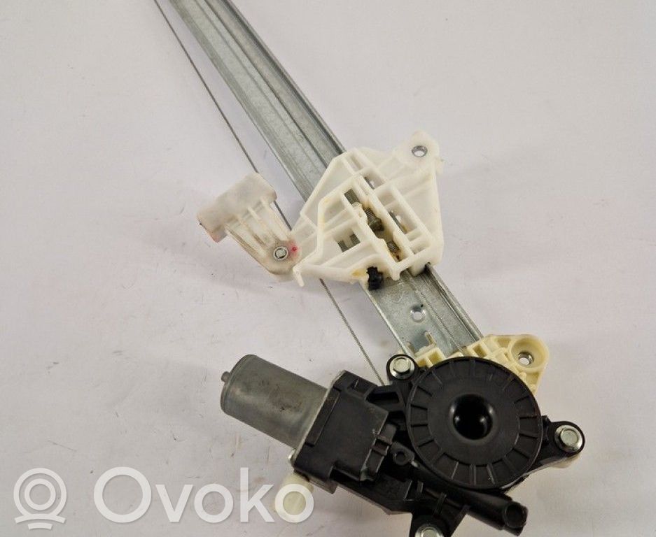 Suzuki Celerio Macara geam față fără motor 