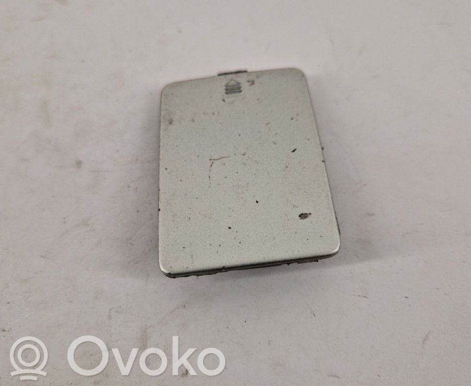 Mercedes-Benz R W251 Tappo/coprigancio di traino anteriore