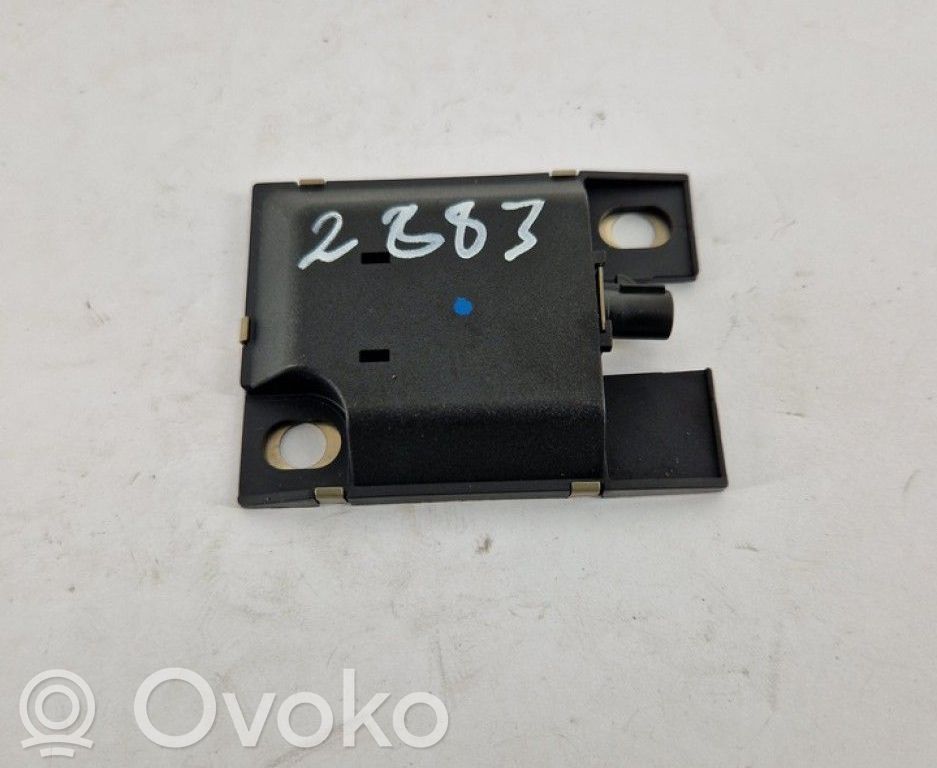 Mercedes-Benz R W251 Amplificatore antenna