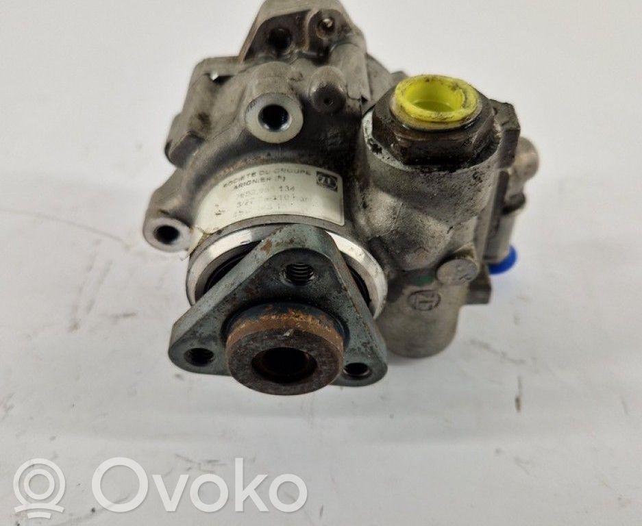 Audi A6 S6 C5 4B Ohjaustehostimen pumppu