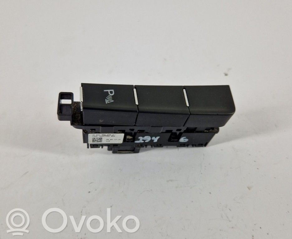 Volkswagen Golf VII Przycisk / Włącznik czujnika parkowania PDC 