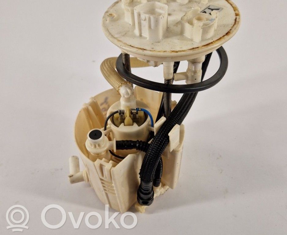 Toyota RAV 4 (XA40) Kraftstoffpumpe im Tank 