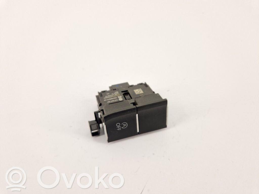 Volkswagen Golf Sportsvan Engine start stop button switch