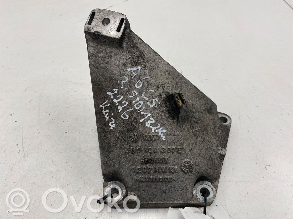 Audi A6 S6 C5 4B Engine mounting bracket 