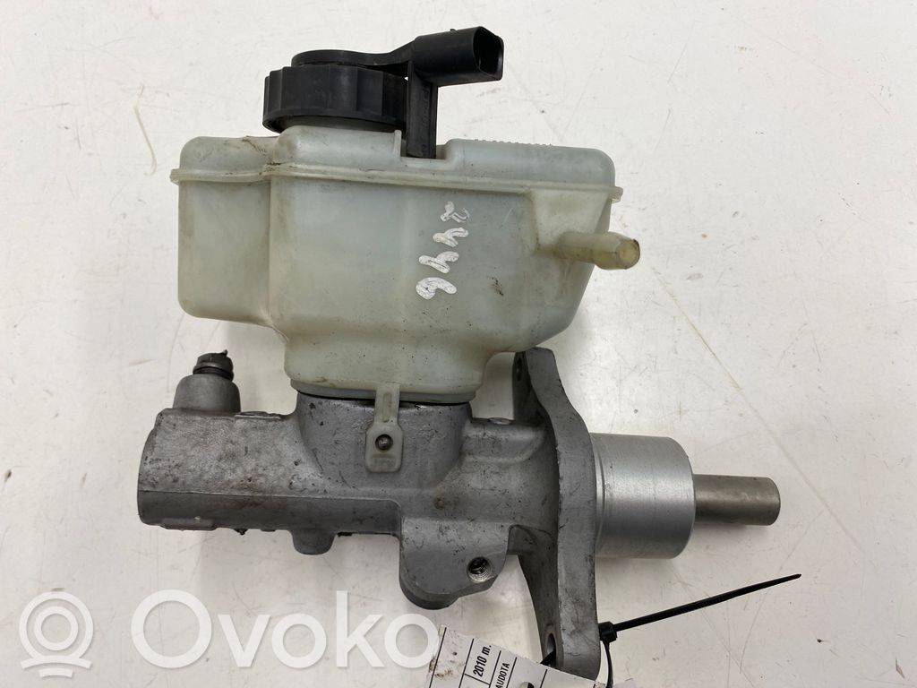 Volkswagen Touran I Master brake cylinder 