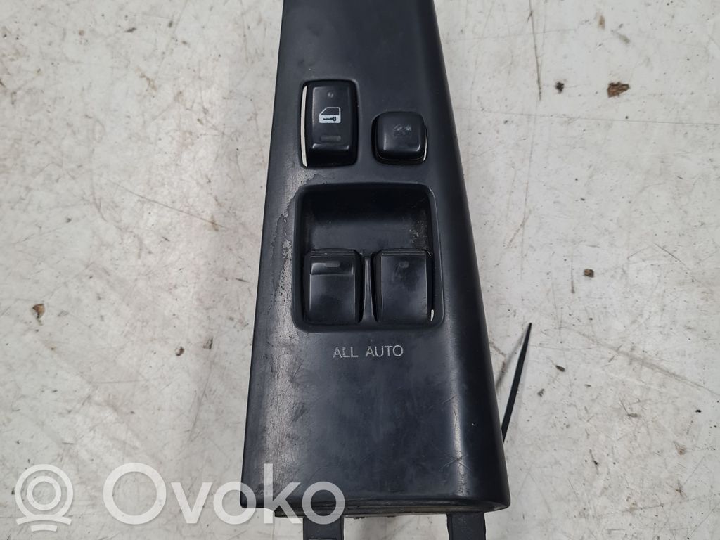 Toyota Corolla Verso AR10 Electric window control switch 