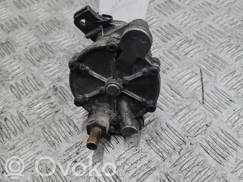 Vacuum pump   074145100