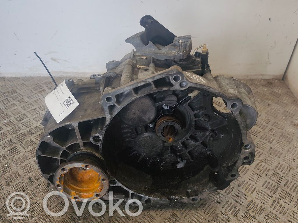 Mechaninė 6 pavarų dėžė   QFZ