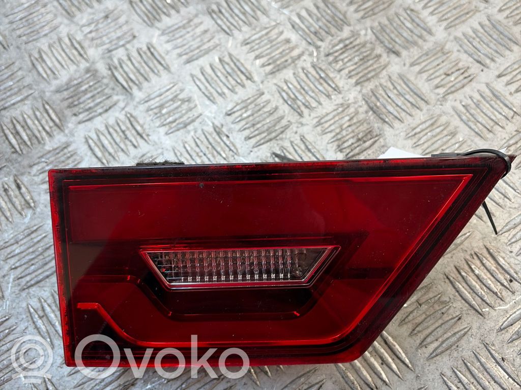 Jaguar E-Pace Tailgate rear/tail lights 