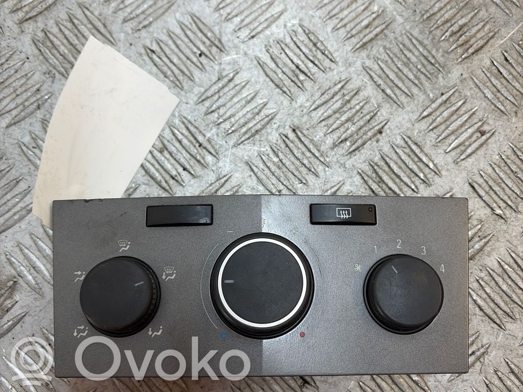 Opel Astra H Climate control unit 