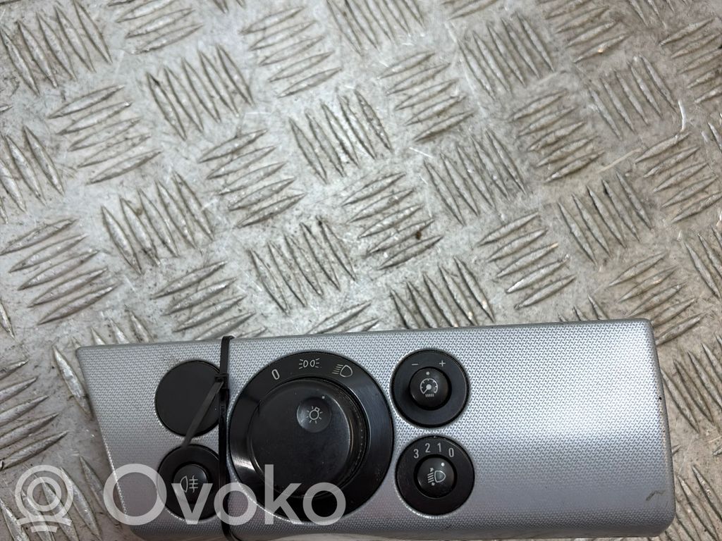 Light switch   13100136,10640320,LK04063030