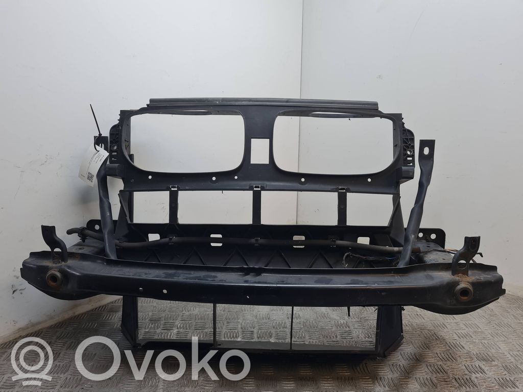 BMW X5 E70 Pas przedni 