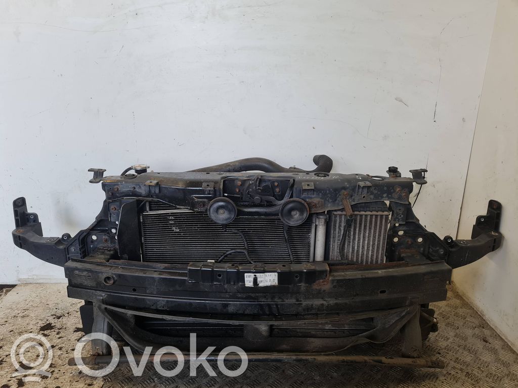 Hyundai i40 Pas przedni 