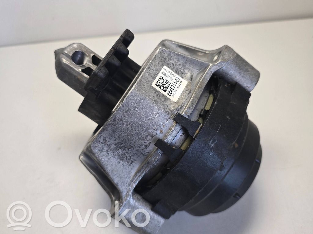 BMW 5 G30 G31 G38 Suport tampon motor 