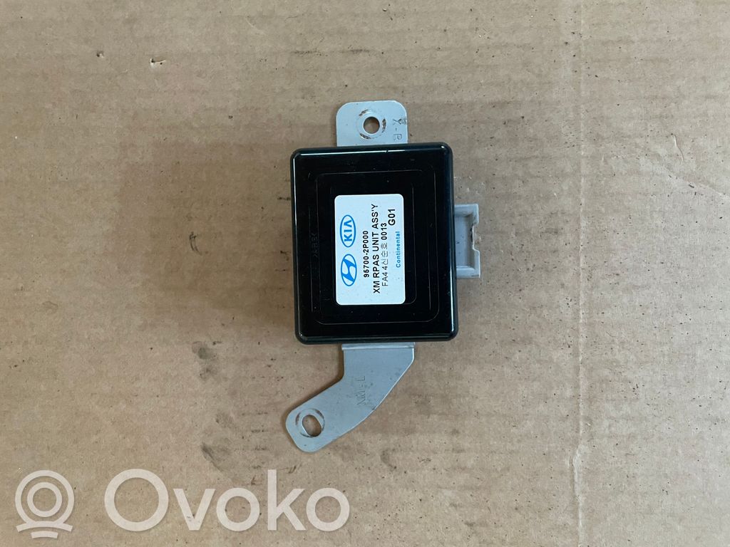 Parking PDC control unit/module   957002P000,957002P000