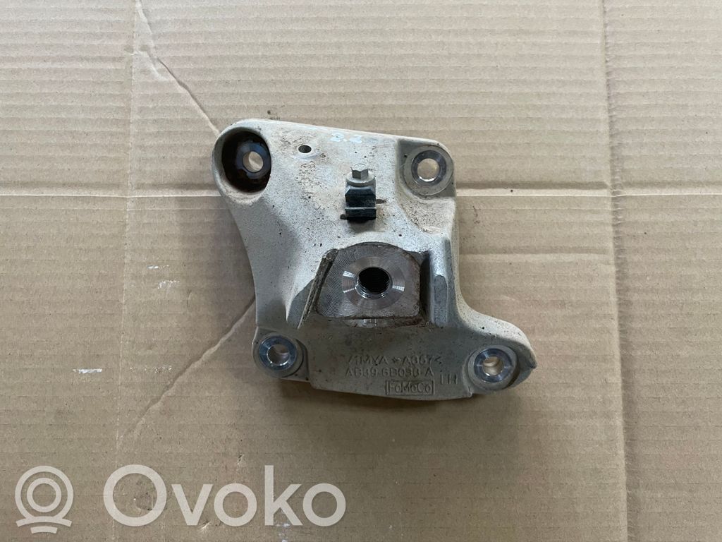 Ford Ranger Engine mounting bracket 