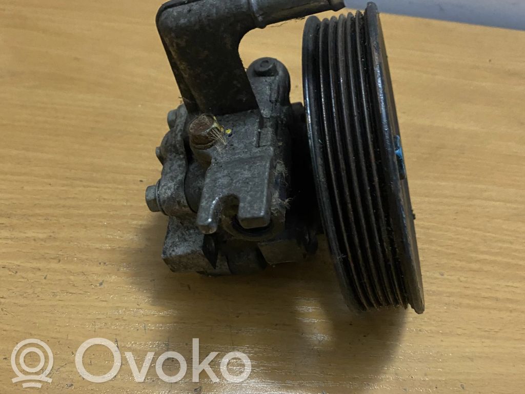 KIA Sorento Ohjaustehostimen pumppu 