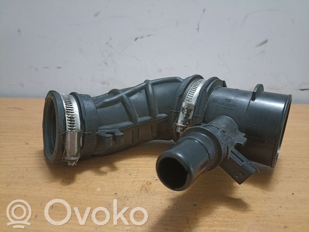 Ford Transit Turboahtimen ilmanoton letku 