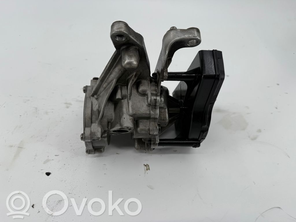 Opel Astra J Bomba de aceite 