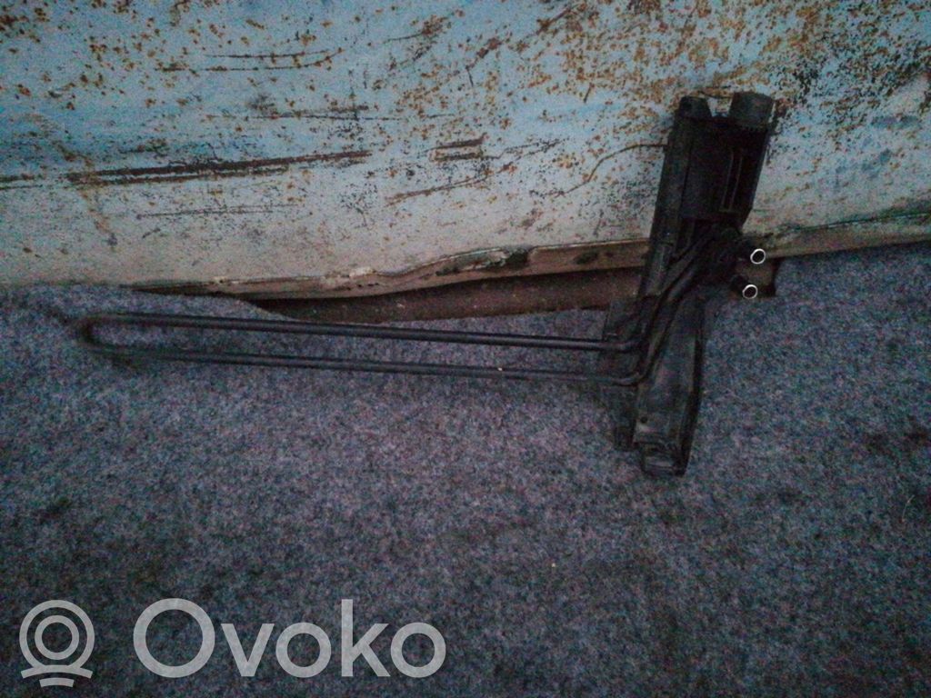 Engine oil radiator   1436246
