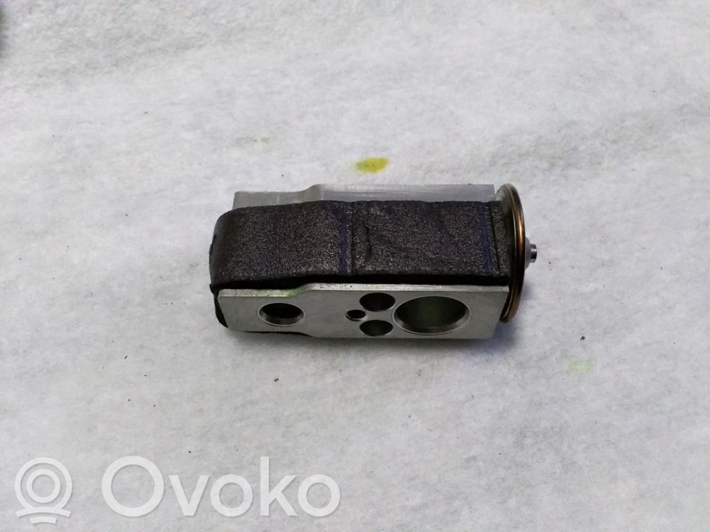 Volvo S60 Air conditioning (A/C) expansion valve 