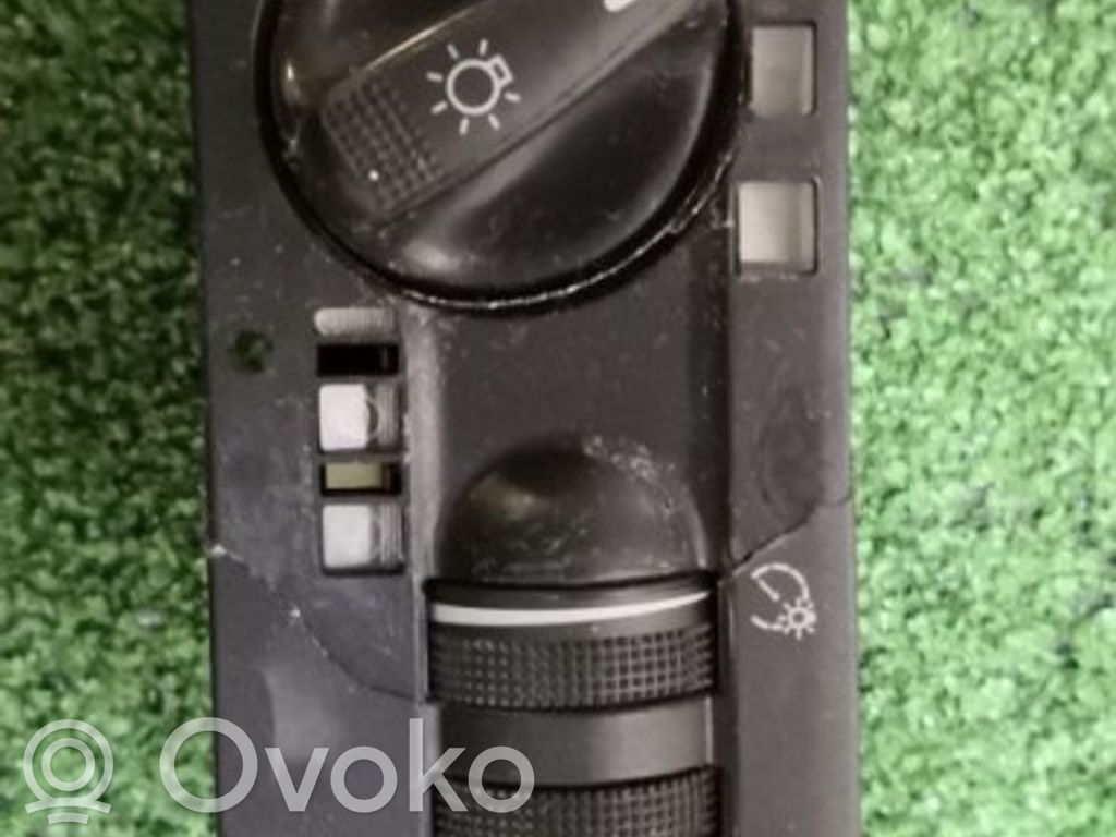 Volkswagen Golf III Light switch 