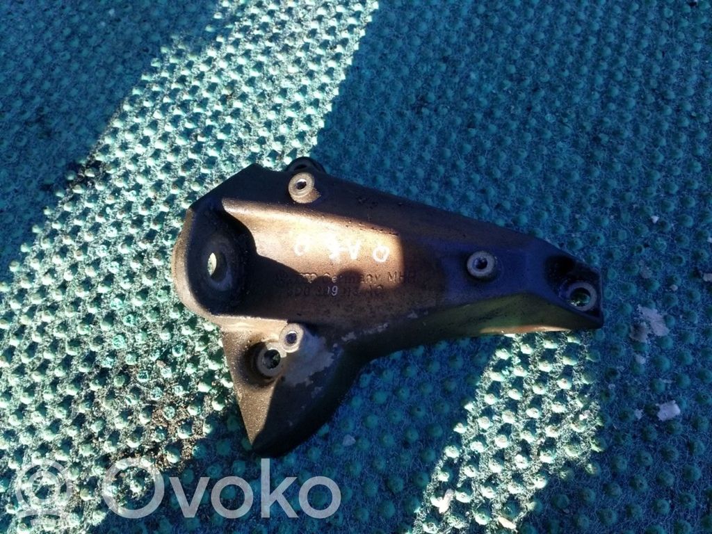Audi A6 S6 C5 4B Gearbox mounting bracket 