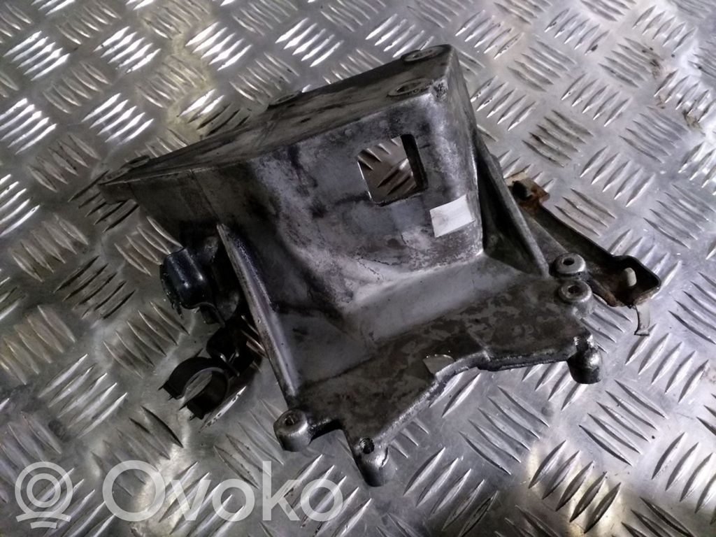 Opel Astra G Engine mounting bracket 