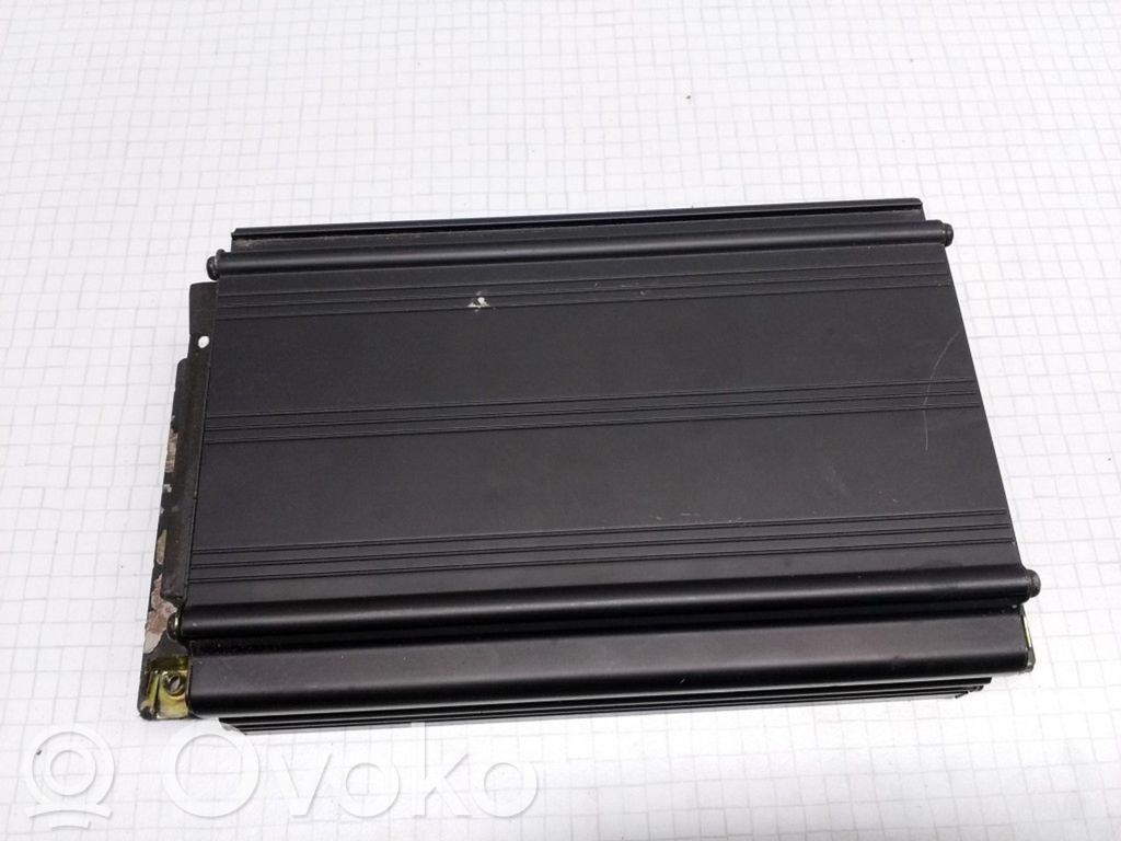 Audi A4 S4 B5 8D Wzmacniacz audio 