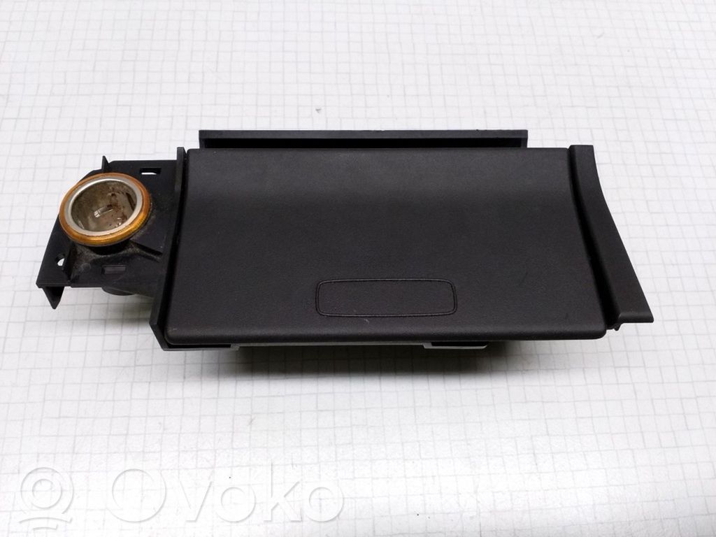 Opel Astra G Glove box 
