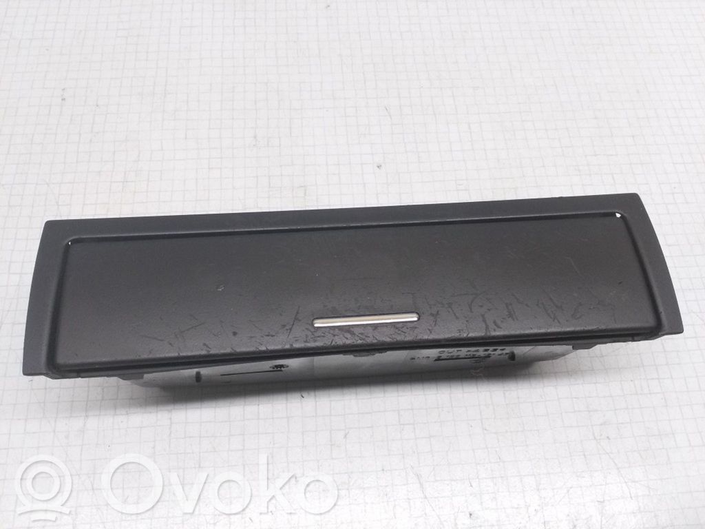 BMW 3 E46 Daiktadėžė 