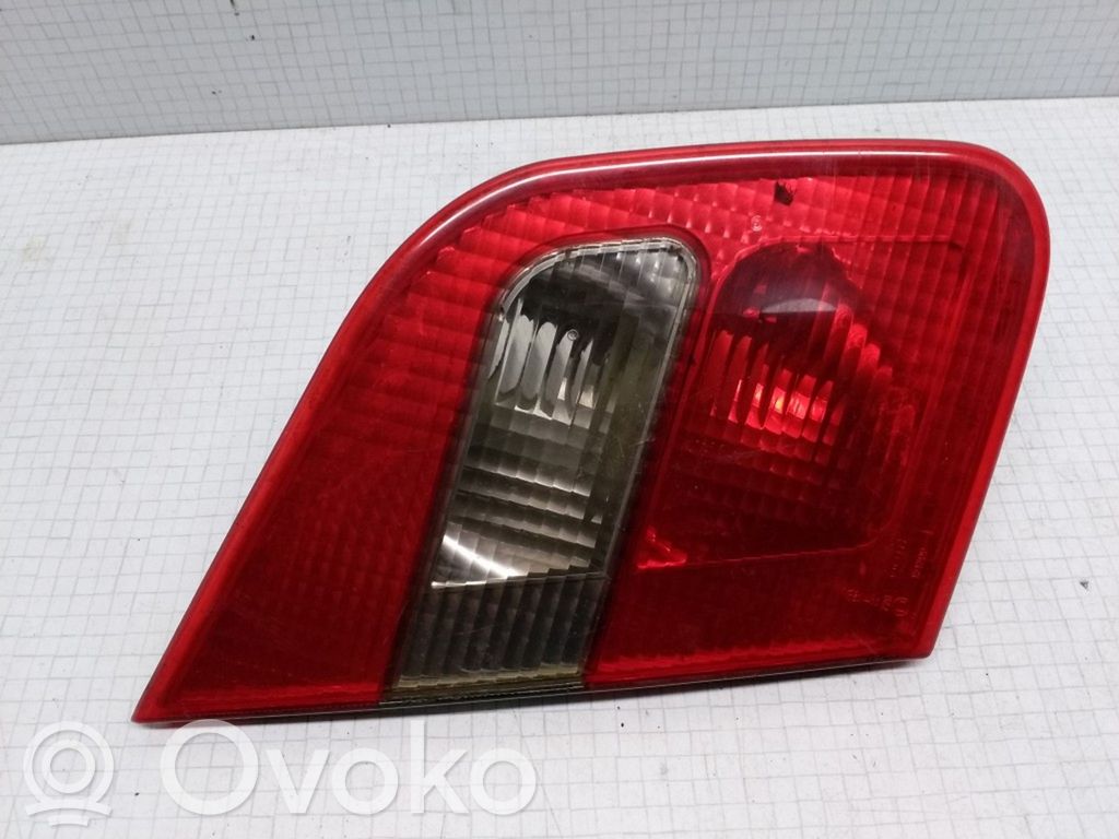 Mitsubishi Carisma Takaluukun takavalot 