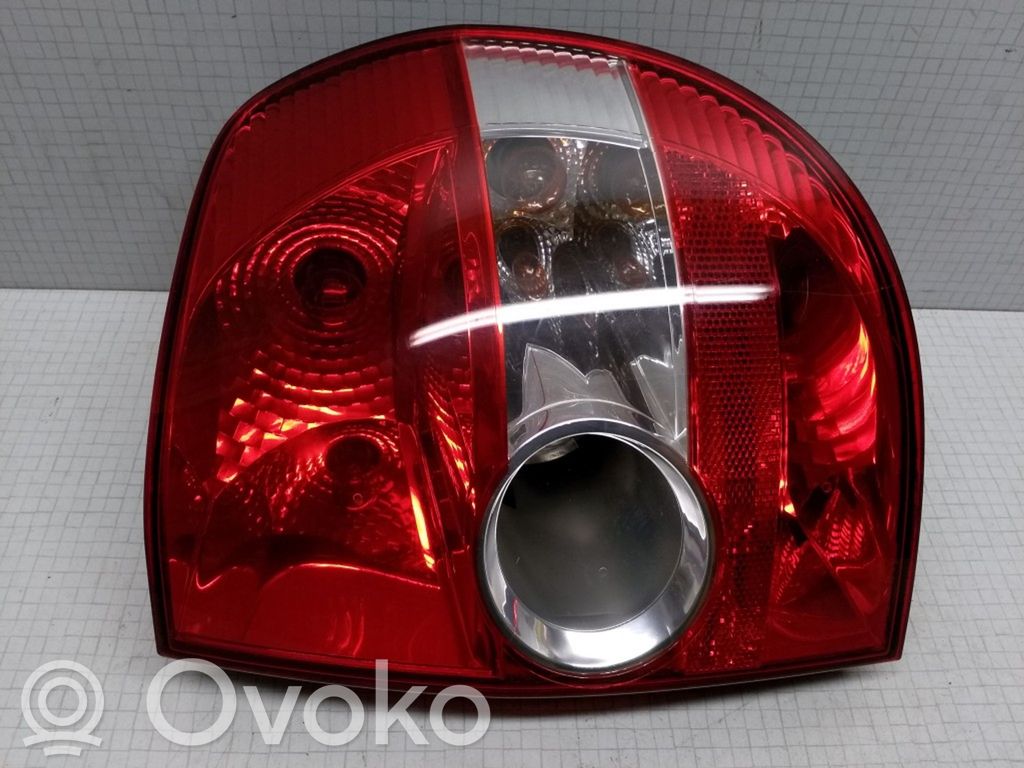 Volkswagen Fox Lampă spate în caroserie 