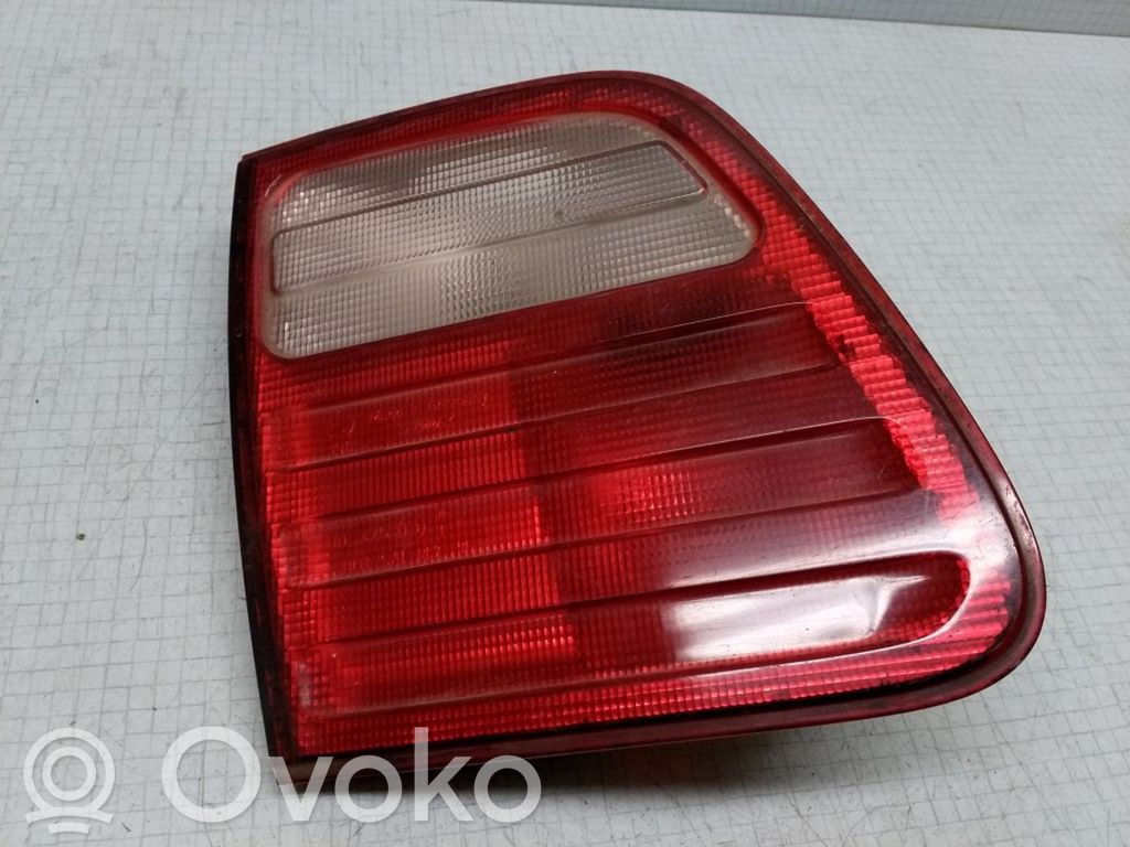 Mercedes-Benz E W210 Luces portón trasero/de freno 