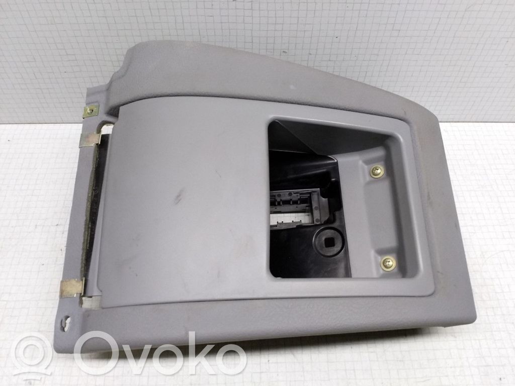 BMW 5 E39 Kita salono detalė 