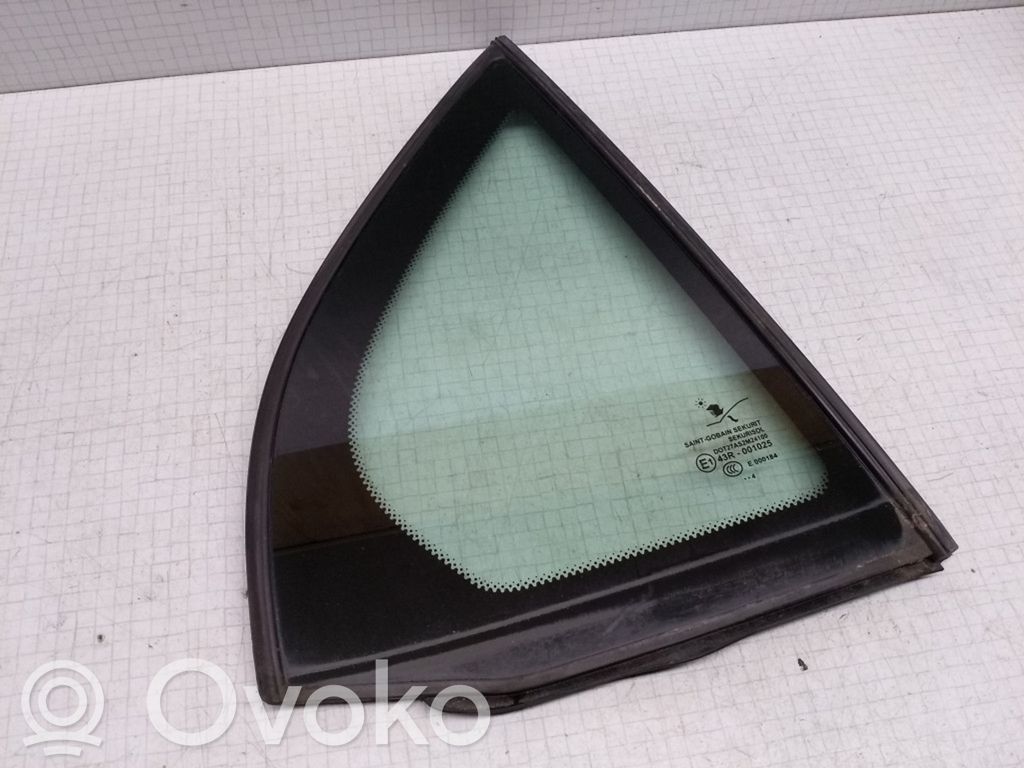 Saab 9-3 Ver1 Vidrio lateral trasero 