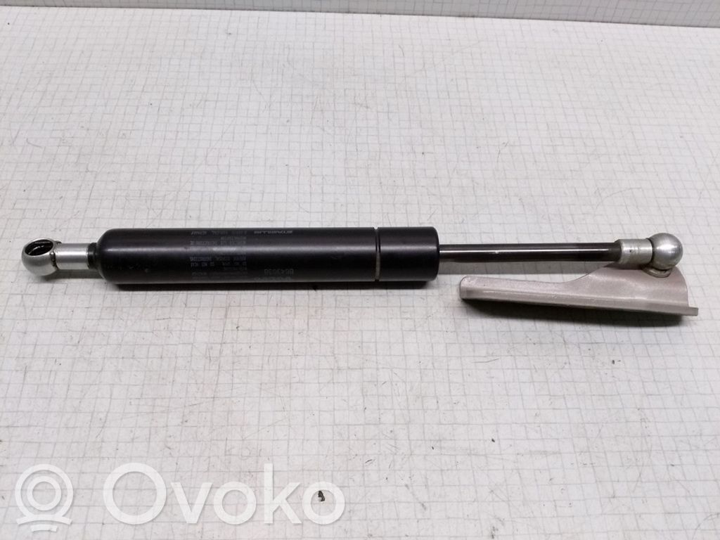 Volvo V70 Bagāžnieka amortizators 
