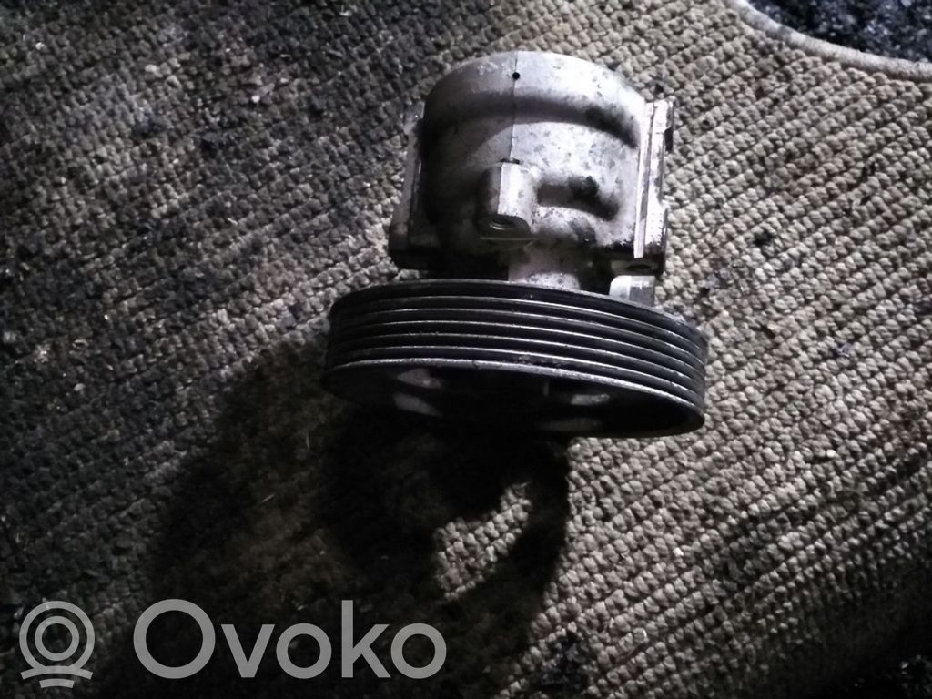 Peugeot 206 Power steering pump 