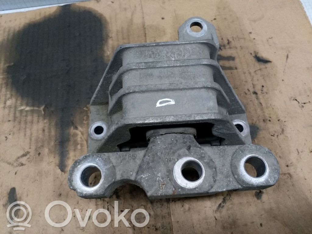 Engine mount bracket   21044613
