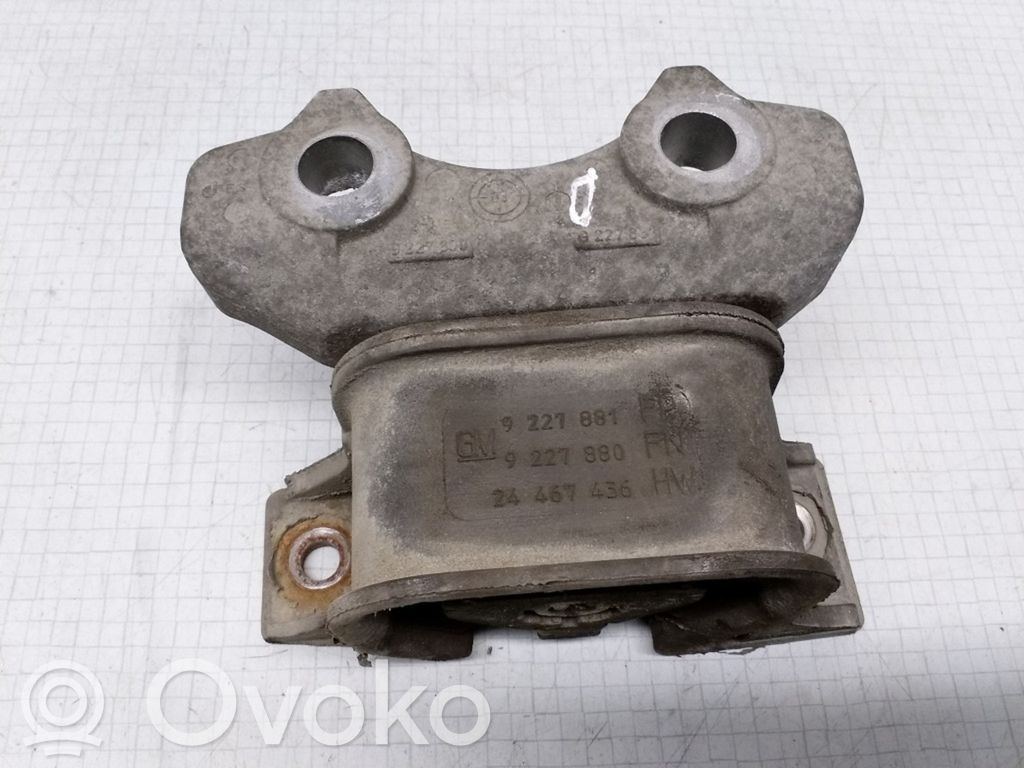 Opel Meriva A Engine mount bracket 