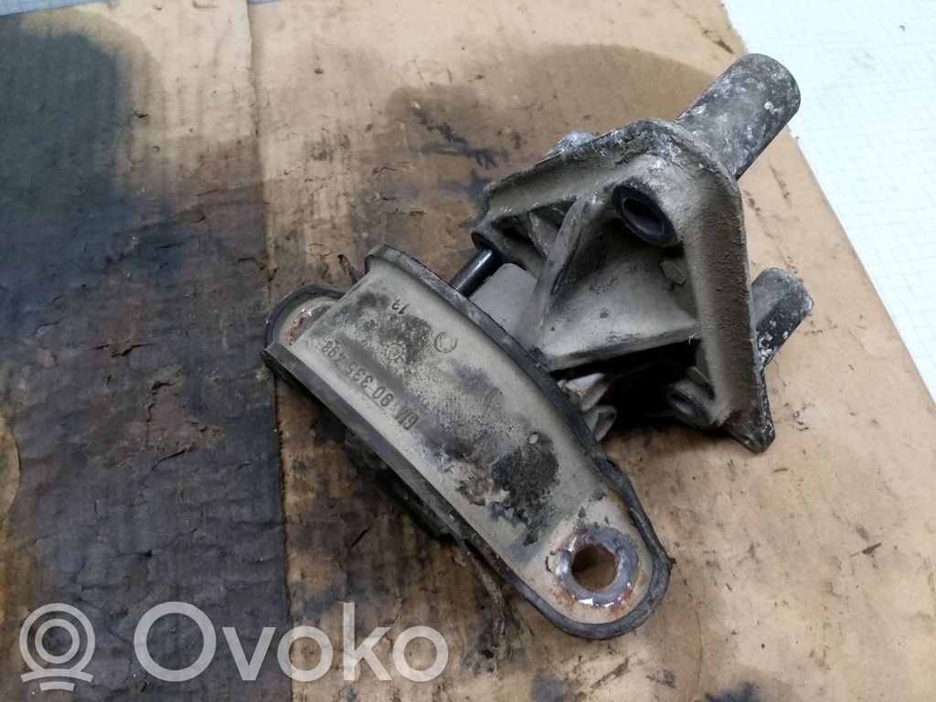 Opel Astra F Engine mount bracket 