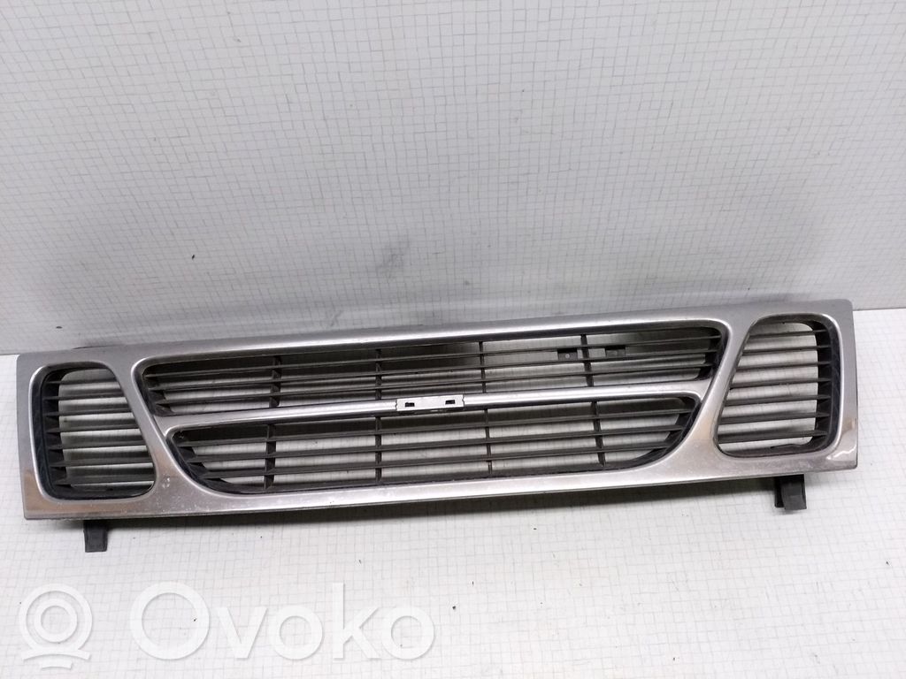 Saab 900 Front bumper upper radiator grill 