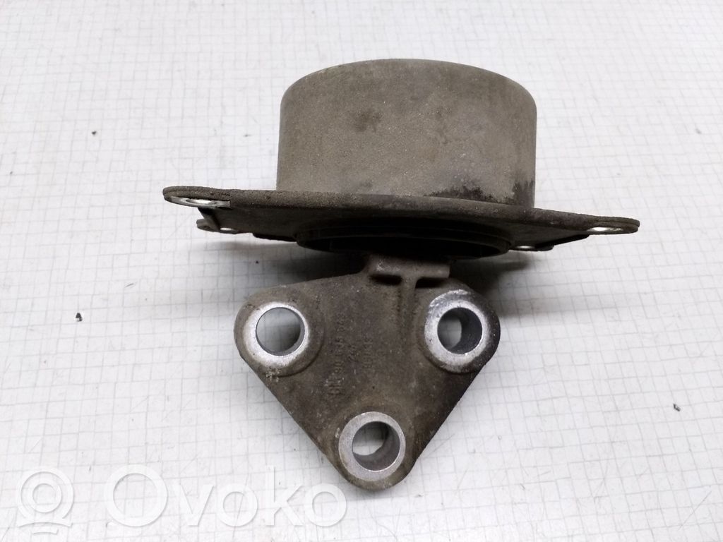 Opel Astra G Engine mount bracket 