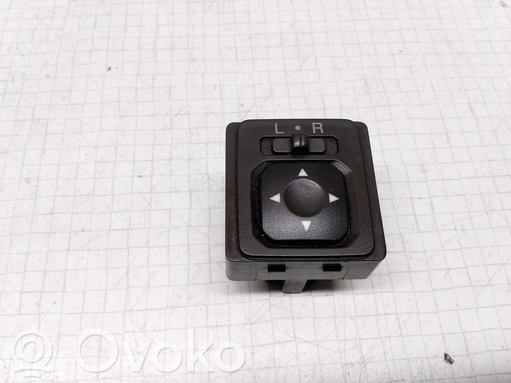 Mitsubishi Space Runner Wing mirror switch 
