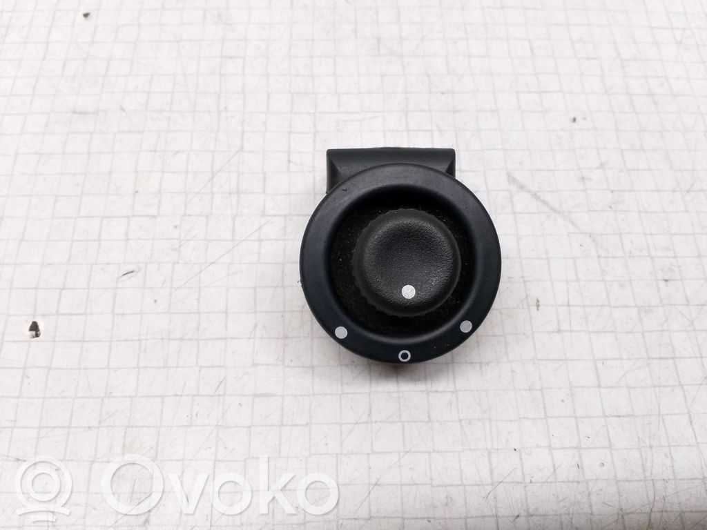 Renault Megane I Wing mirror switch 