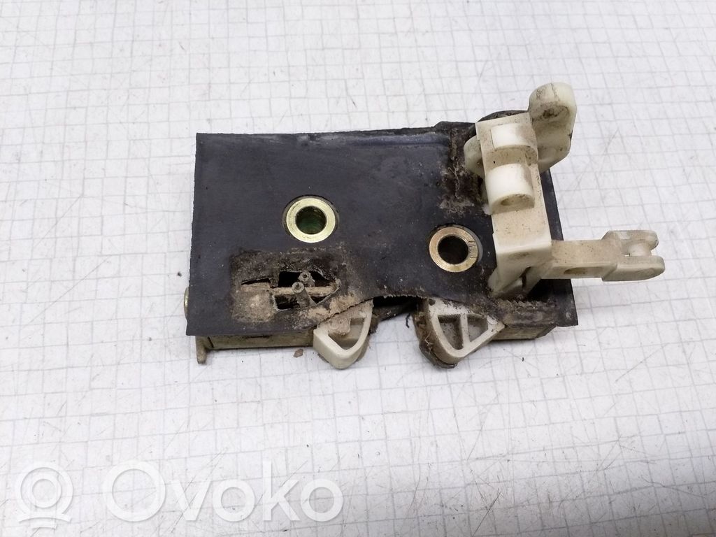 Audi 100 200 5000 C3 Încuietoare ușă spate 
