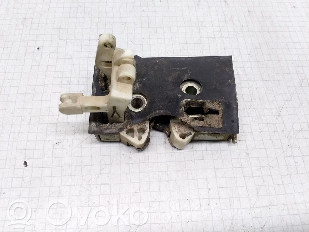 Audi 100 200 5000 C3 Zamek drzwi tylnych 