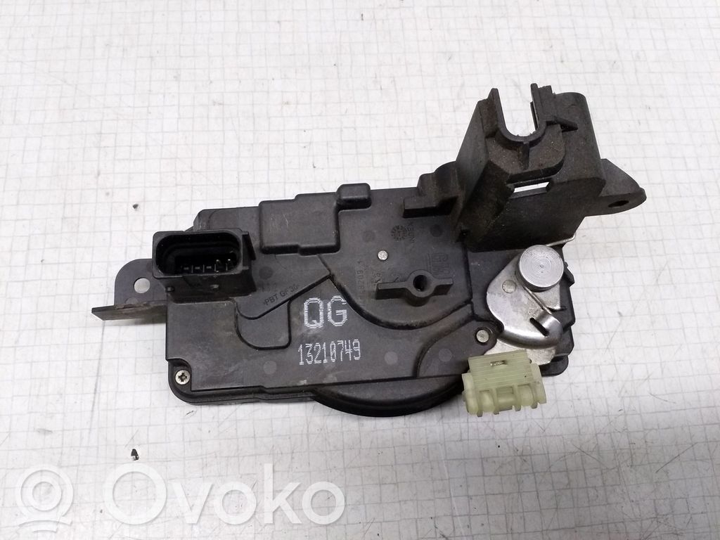 Opel Astra H Front door lock 